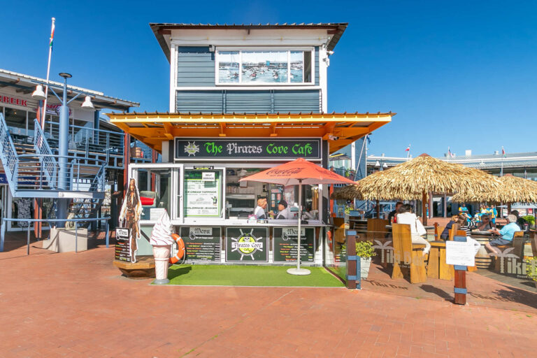 restaurants_piratescove